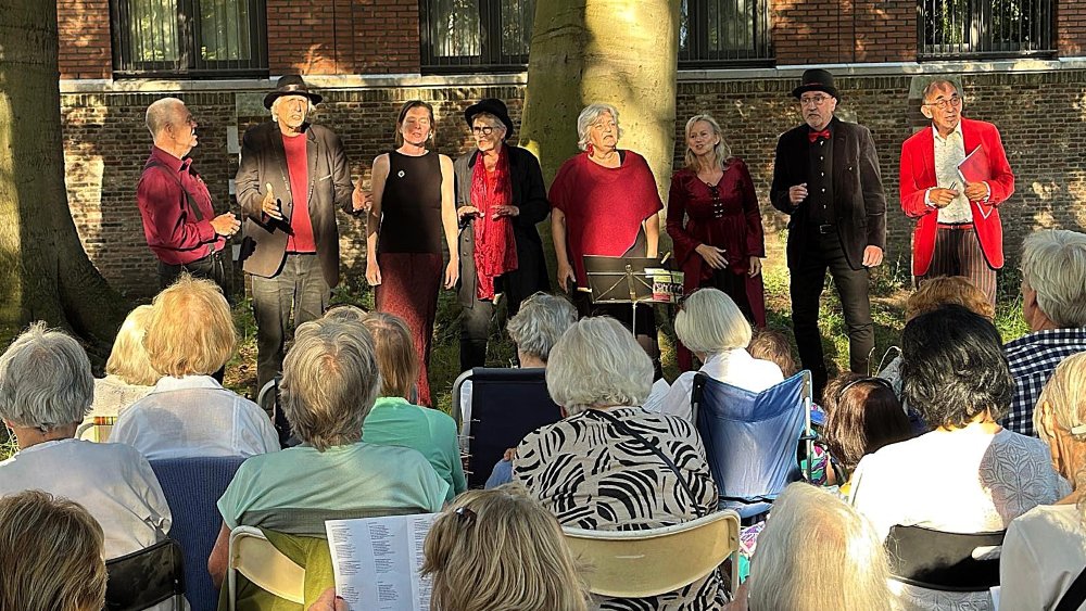 Sangdrangh treedt op in De Hof in Hilversum